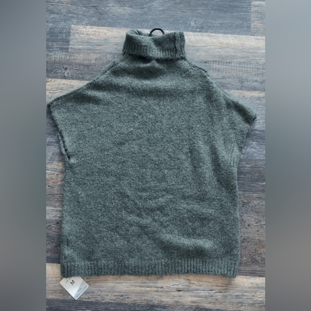 Cozy Green Turtleneck Sweater